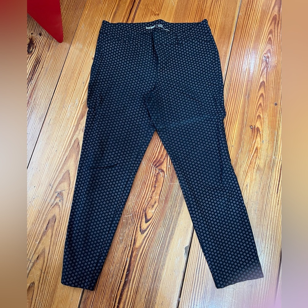 Old Navy Pixie Pant - image 1